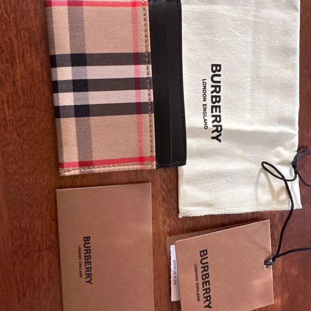 Burberry Vintage Check Calfskin Card Case Archive Beige Black - Picture 2 of 6
